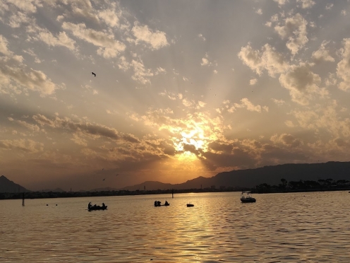 Anasagar chaupati garden