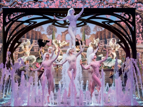 Lido show with Champagne .