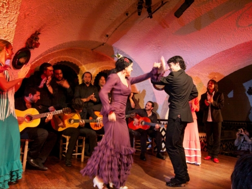 4 hours night tour of Seville including flamenco show with drinks and tapas[Vegetarian options available] 