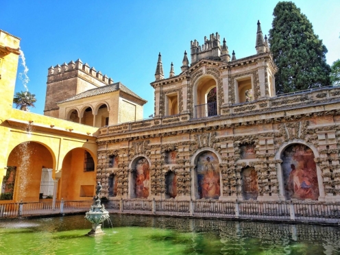 Skip the line guided tour to Alcazar [1 hour]