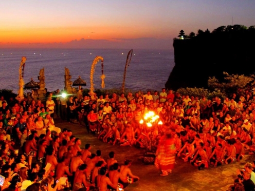 Uluwatu and Kechak dance Sunset and seaside candle light dinner at Jimabaran beach.