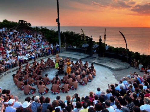Uluwatu and Kechak dance and seaside candle light dinner at Jimabaran beach.
