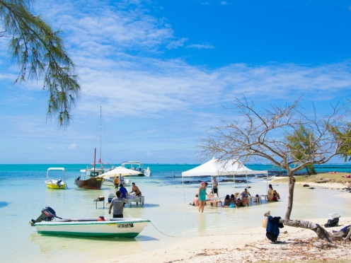 Ile Bernaches Day tour