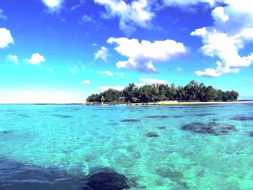 Des Deux Coscos Island with snorkelling , glass bottom boat and lunch.