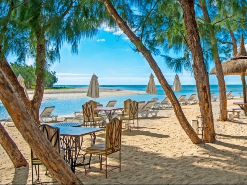 Ile Aux Cerfs with lunch and drinks