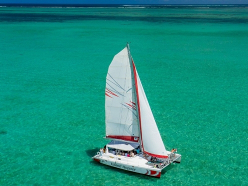 Catamaran Cruise at Isle Aux Cerf with lunch and snorkel.