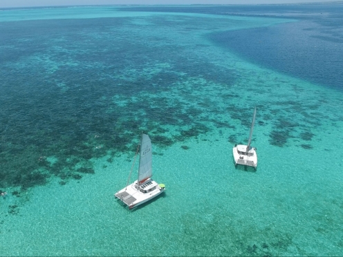 Ile Aux Cerfs with lunch and drinks