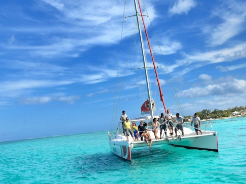 Catamaran Cruise at Isle Aux Cerf with lunch and snorkel.