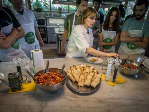 Cooking class local Tuscan farmhouse market tour