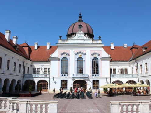 Godollo Palace & Magic Hungarian Horse Show 