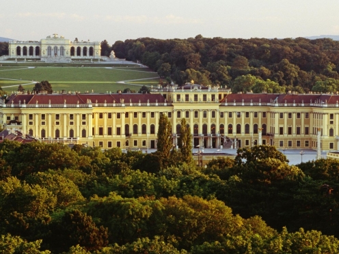 Schonbrunn Palace Evening dinner & Concert