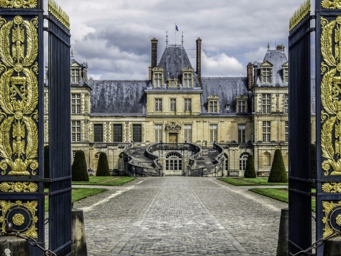 Chateaux Fontainebleau day tour 