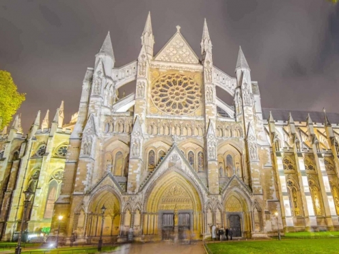 Westminster Abbey , London Bridge
