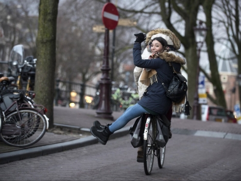 guided tours of walking and cycling.