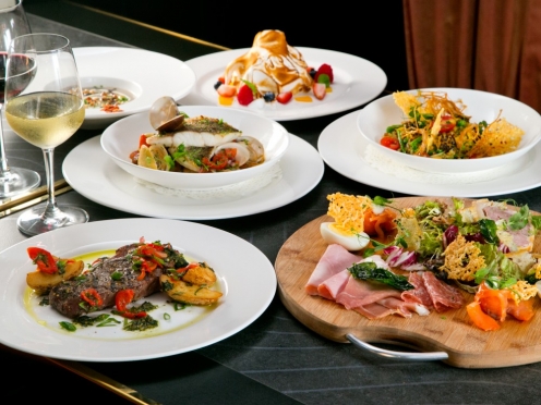 4 course meal on the cruise .