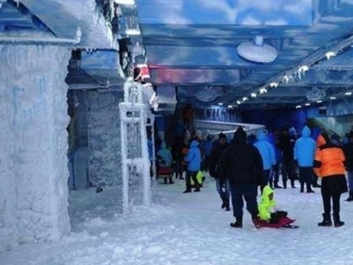 Snow Park Axis Mall