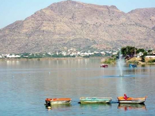 Anasagar chaupati garden 