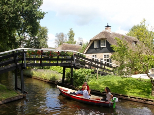 Giethoorn Day tour from Amsterdam 